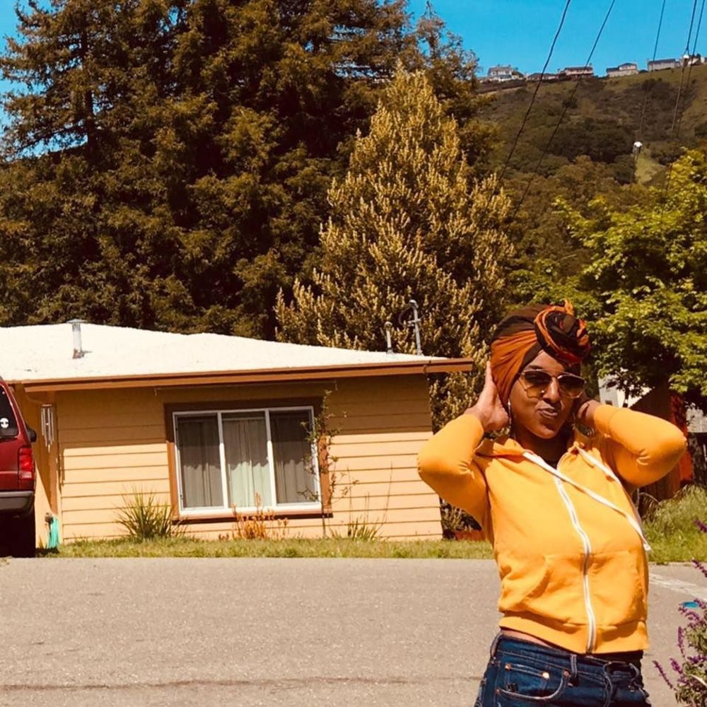 Meet your Posher, Ife